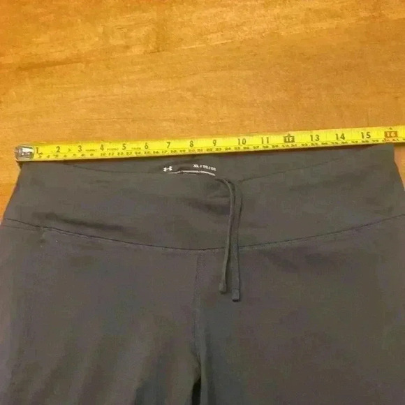 Underarmour womens compression leggings sized xl. - Picture 10 of 10